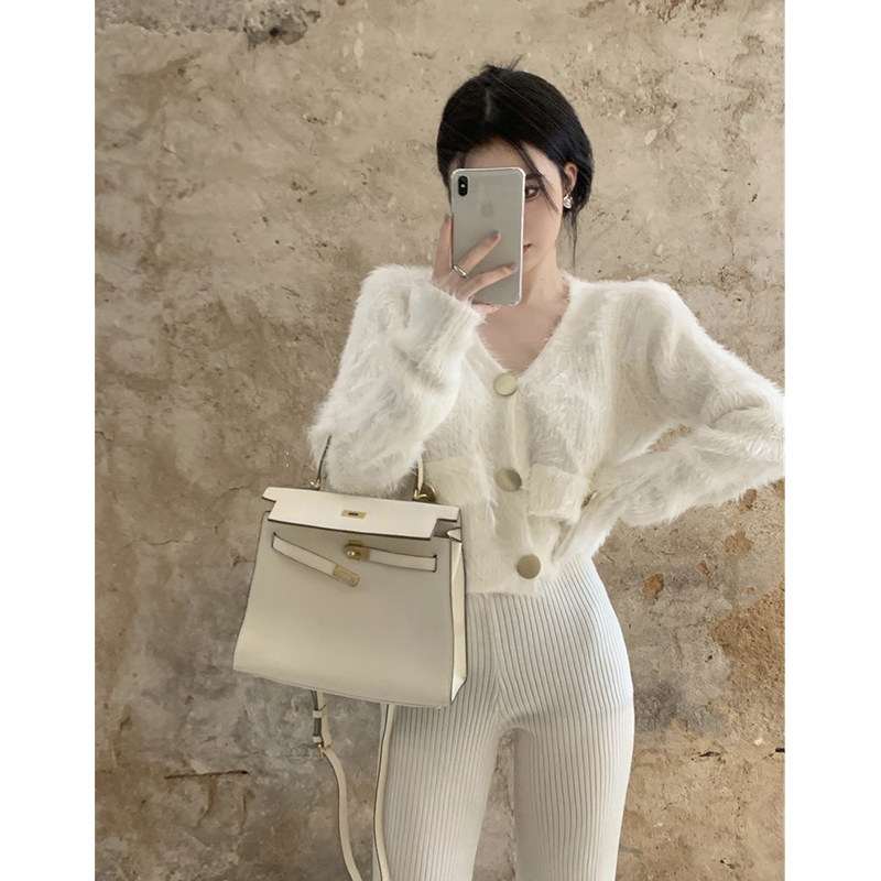 KOREAN WARM AND GLUTINOUS MINK FLEECE SWEATER JACKET WOMENS AUTUMN AND WINTER NICHE DESIGN SENSE V-NECK LONG-SLEEVED CROPPED TOP