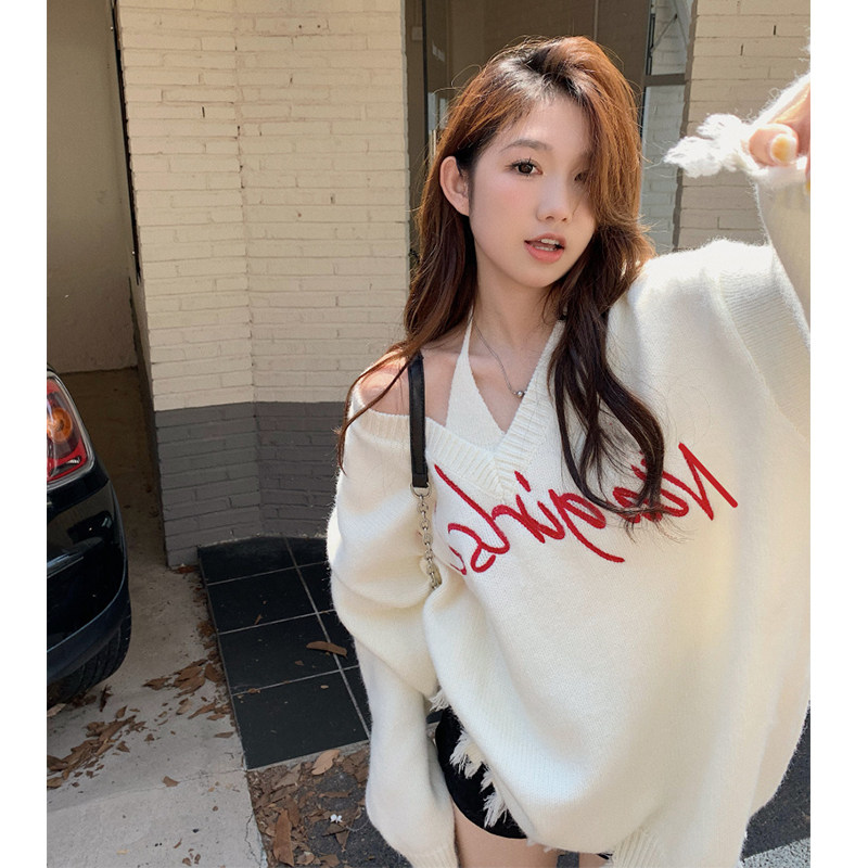 DESIGN: V-NECK LOOSE AND SOFT HALTERNECK VEST SWEATER 2022 AUTUMN AND WINTER NEW LAZY FASHION LETTER TWO-PIECE SET