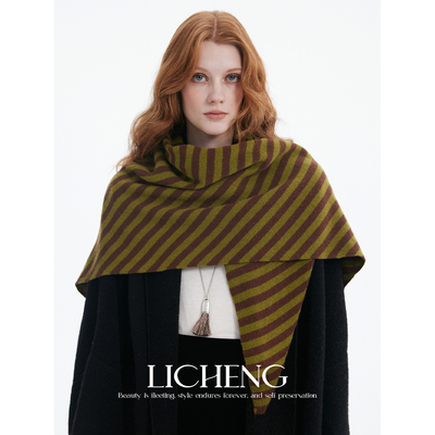 高级感条纹100%羊毛三角围巾披肩