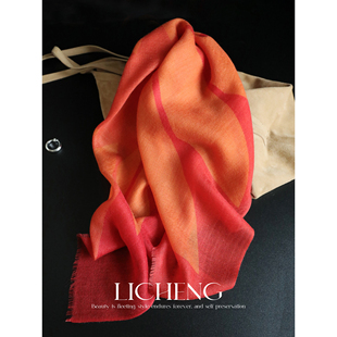 礼诚 佩利丝红老钱山羊绒外搭防晒空调披肩喷绘印花丝巾头巾礼盒