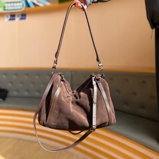 自制头层磨砂皮女土真皮斜挎包2025新款头层翻毛皮枕头包