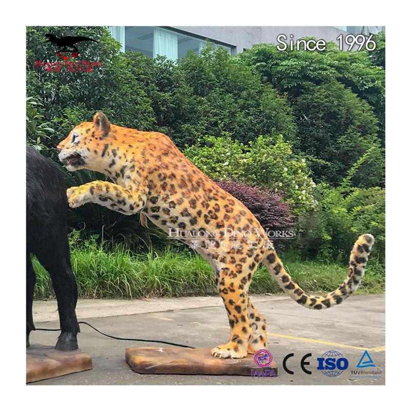 猎豹捕食水牛仿真模型造景景区公园摆件自贡源头厂家仿真产品