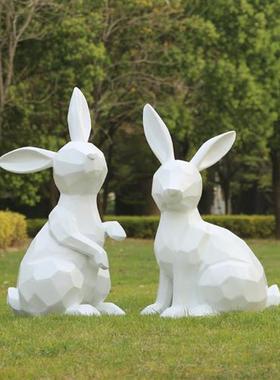户外玻璃钢七彩兔子雕塑小区售楼处几何动物摆件园林景观草坪装饰