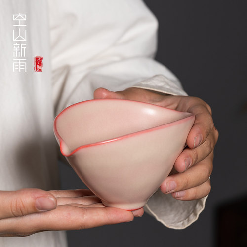 龙泉青瓷高颜值公道杯陶瓷高级茶海单个女士不烫手泡茶分茶器匀杯