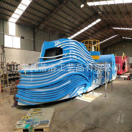 年网红新款巡游花车青岛啤酒节大型雕塑拍照打卡道具发光