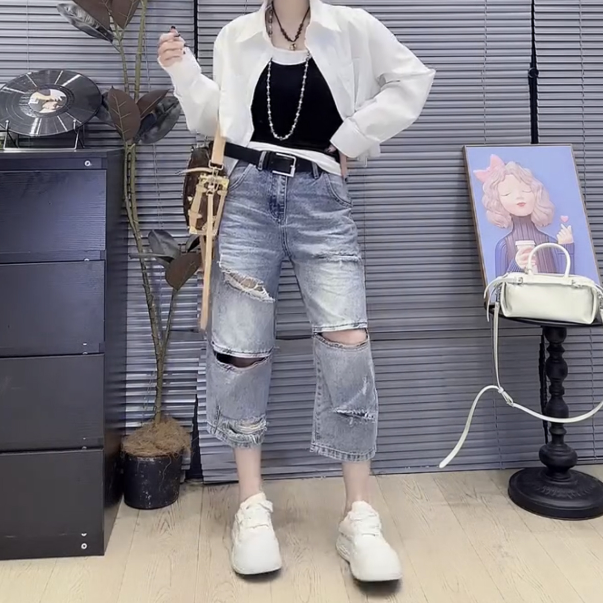 大码牛仔裤女夏季薄款2025新款显瘦小个子八分裤破洞窄版直筒裤子