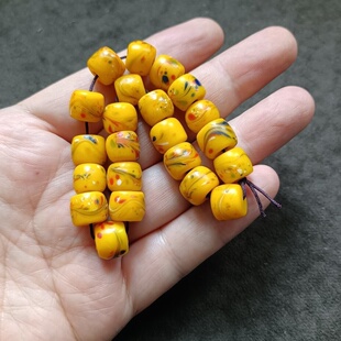 古玩收藏藏区回流老包浆黄色凤尾桶珠一串佛珠念珠配珠手串珠