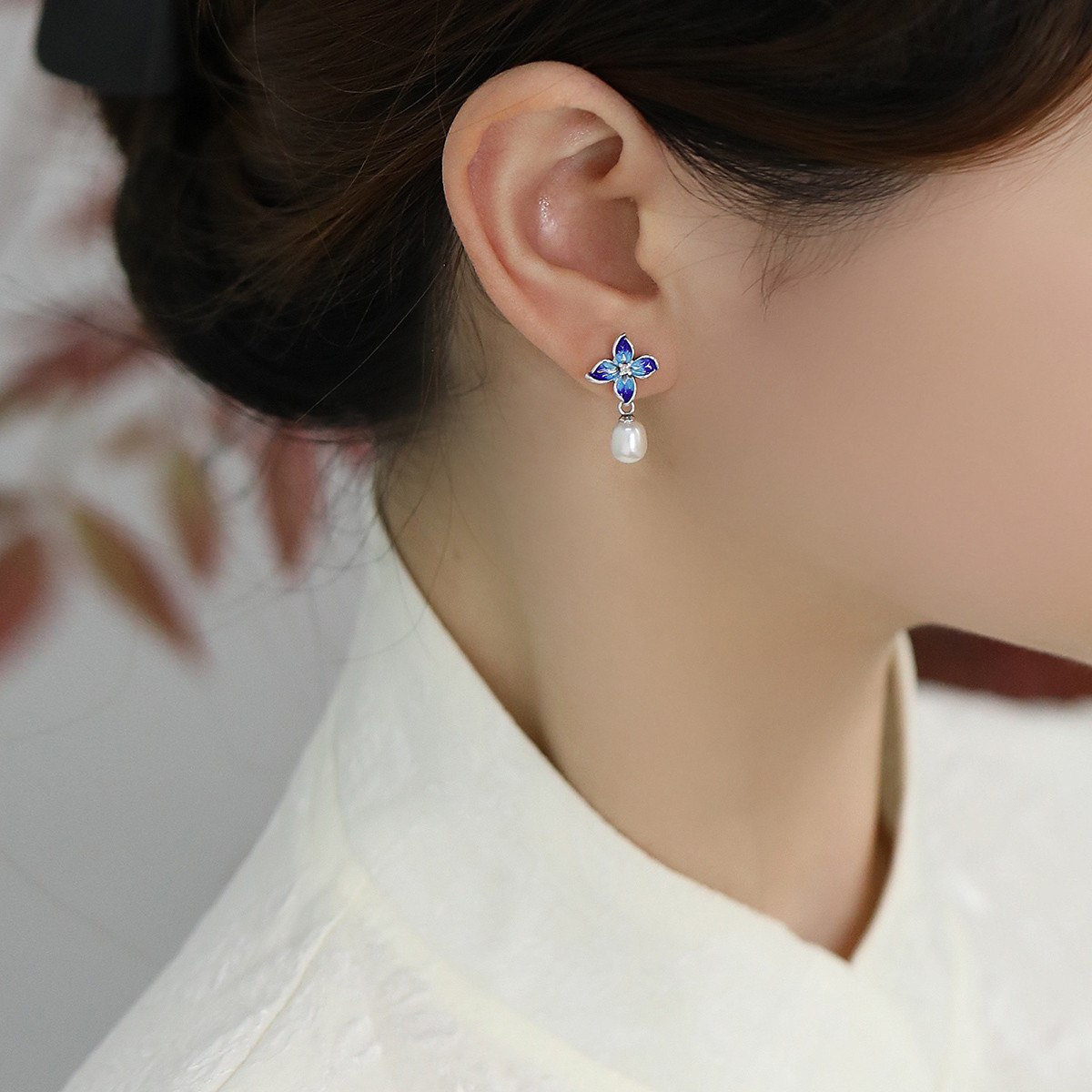 925银珐琅花朵珠珠耳钉耳环女2025年高级感精致轻奢民族风耳饰女