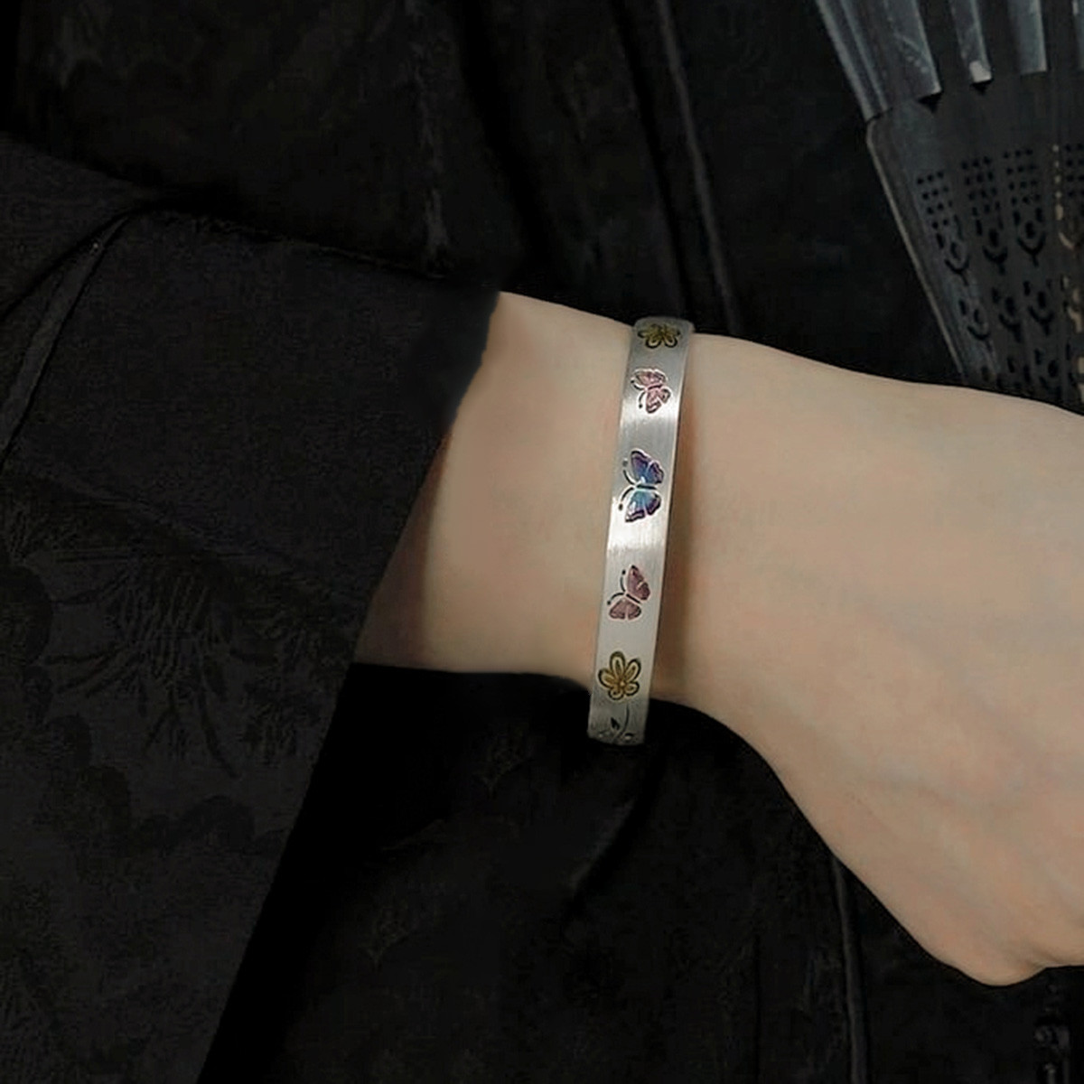 足银珐琅蝴蝶开口小众时尚轻奢手镯新款国潮中式高级感复古设计感