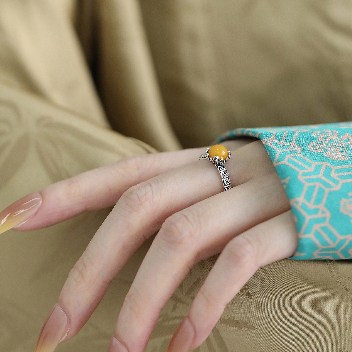 925银琥珀蜜蜡圆形花朵戒指女复古小众设计国风新中式百搭指环