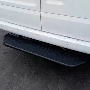 上汽大通v80后踏板不锈钢后尾门脚踏板上车专用保险杠改装