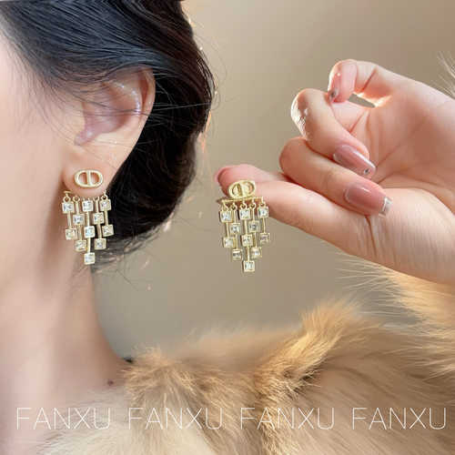 FANXU CD家法式方形锆石流苏长款金色耳饰字母耳钉