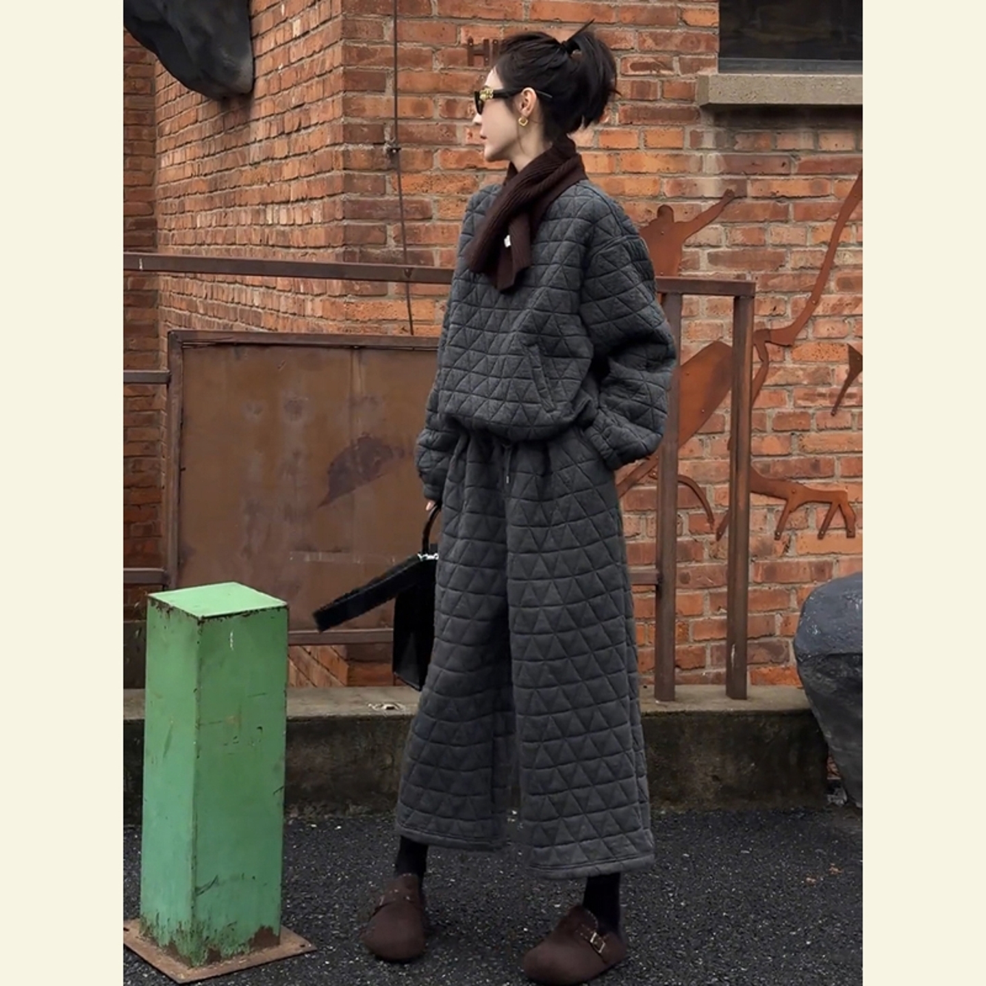 2025冬季超火一整套减龄洋气时尚大方得体穿搭灰色上衣两件套装裤