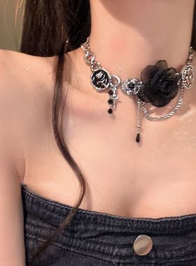 甜酷纽扣黑玫瑰蕾丝配饰