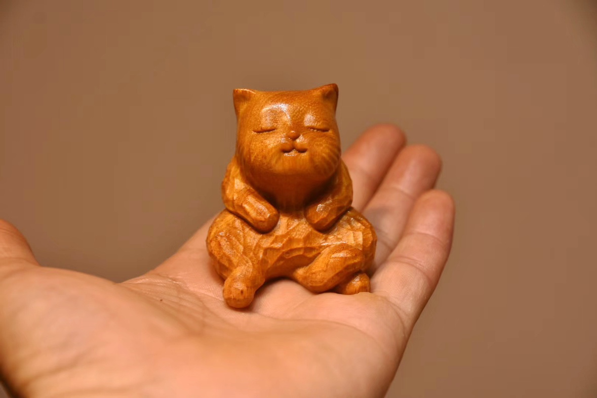 木雕「慵懒猫」现代童趣可爱招财猫摆烂桌面摆件手把件盘玩动物