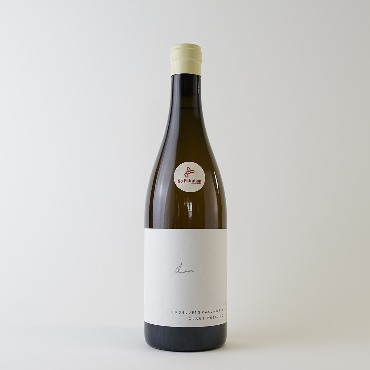 奥地利自然酒橙酒土壤空气青草和葡萄藤白皮诺优雅奶油水果沙拉