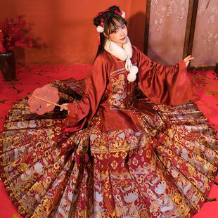 牛转钱坤褚云令明制汉服满地金妆花百褶马面牛年新年拜年短袄方领