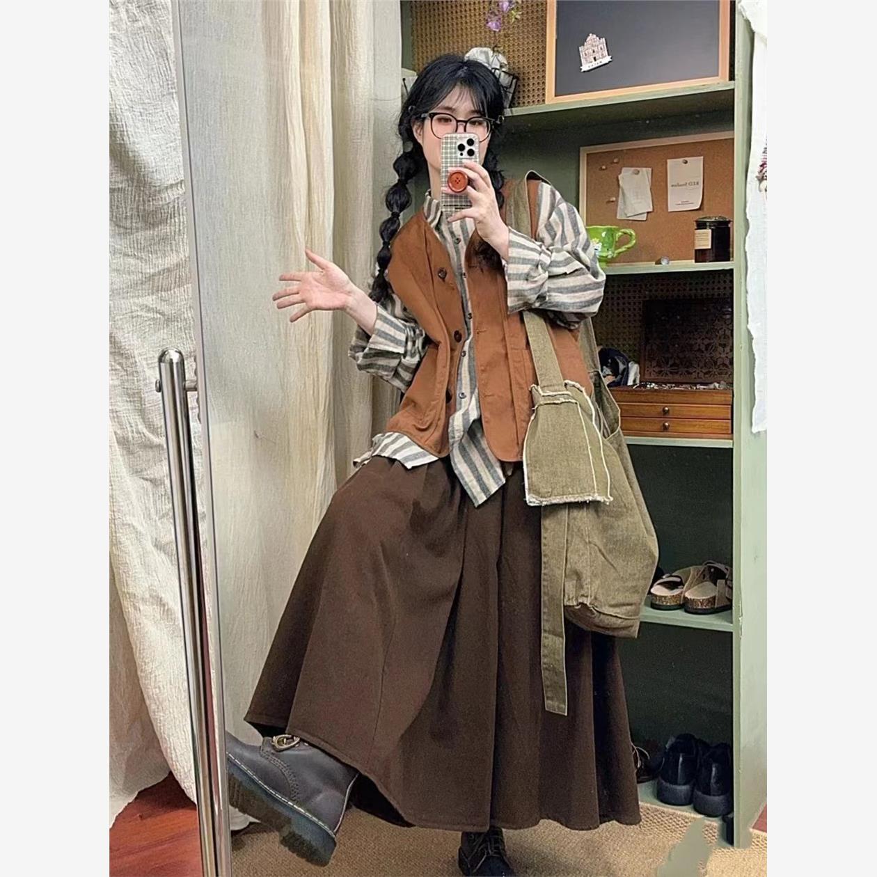 日系软妹森系简约马甲女