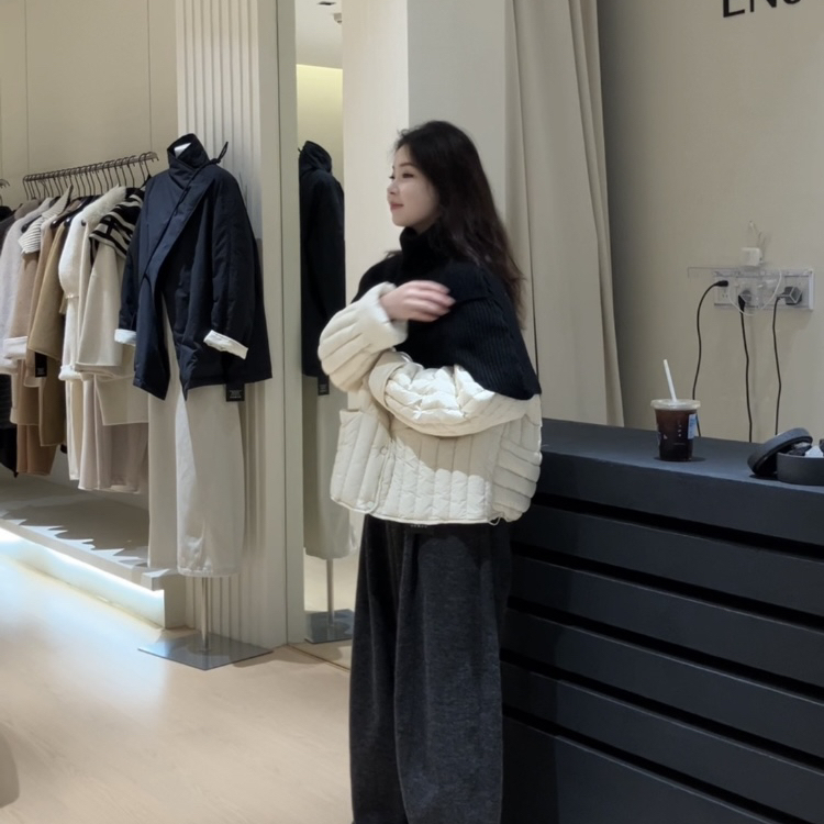 ENJOYABLE排骨羽绒宽松保暖配脖套超氛味感羽绒服（不换）