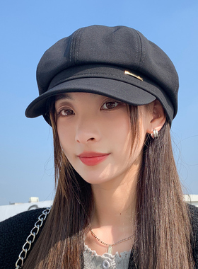 八角帽出游街头女春秋季
