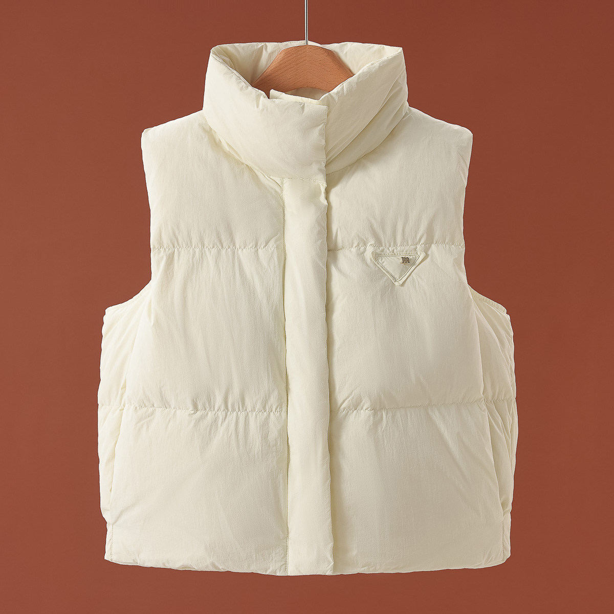 专柜999 100锦纶【NO】 面包蓬松立领马甲羽绒服457~秋季新款女装