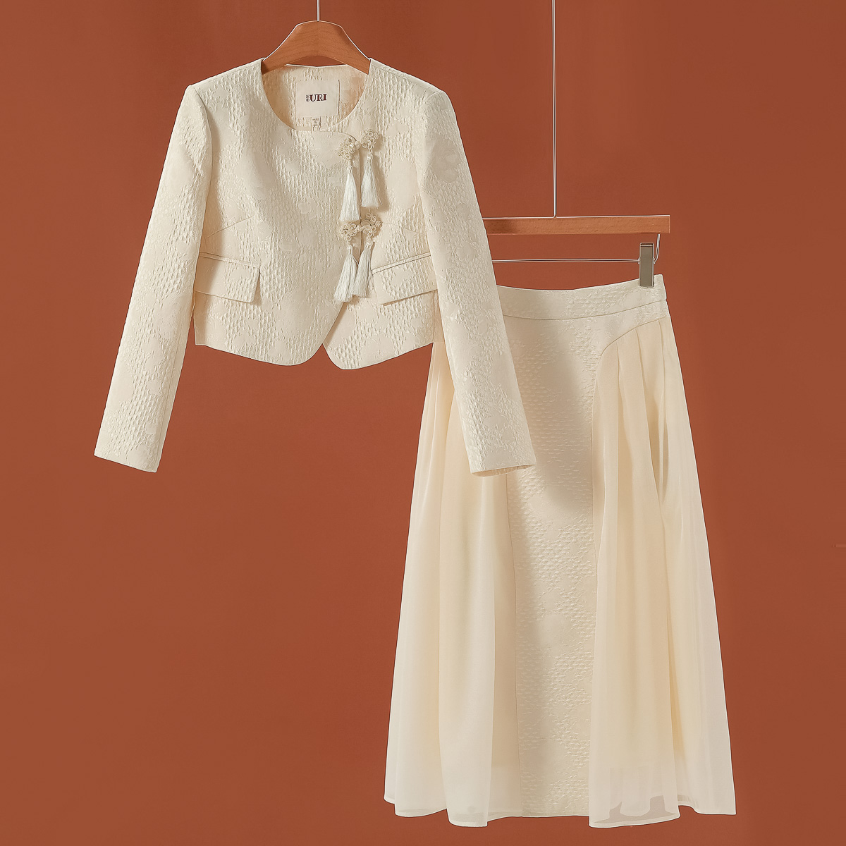 专柜【蕾】秋装 国风吊穗盘扣外套+拼接半裙淑女套装159