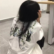 2025新款藤蔓字母刺绣短袖t恤女夏季设计感小众潮牌情侣花卉上衣