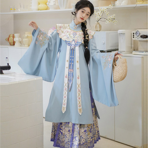 秋冬云肩马面裙素羽华裳重工刺绣