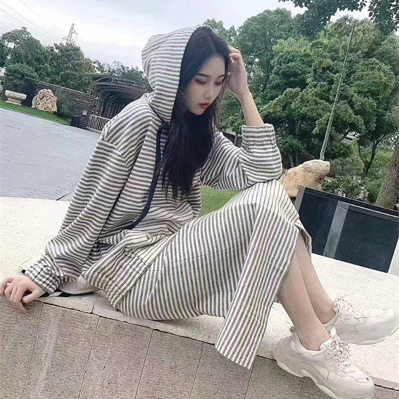 阿玛施旗舰店官网正品2020秋季新款休闲百搭休闲条纹半身裙长裙女