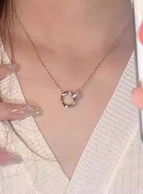 莫比乌斯环项链女2025新款爆款小众轻奢锁骨链高级感设计双环配饰