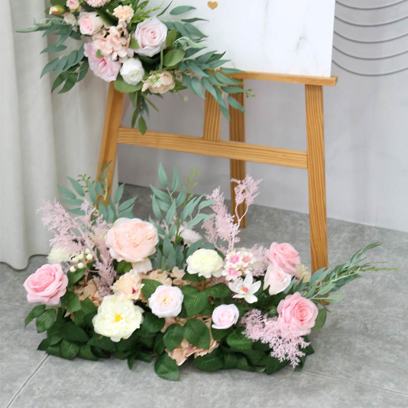 结婚新娘手捧花束婚礼迎宾水牌花活动新车房交接留影舞台路引道具