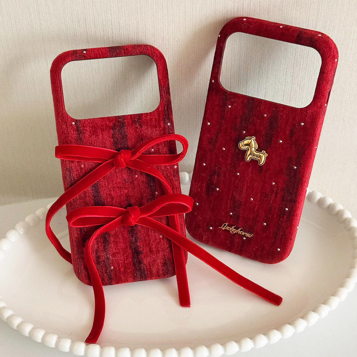 2026新年手机壳立体金色英文小马秋冬款高级感纯色适用苹果苹果17PROMAX