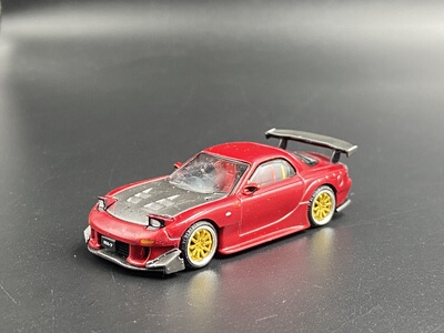 Poprace 1:64 马自达 RX7 Widebody 红色金轮隐藏合金汽车模型 散