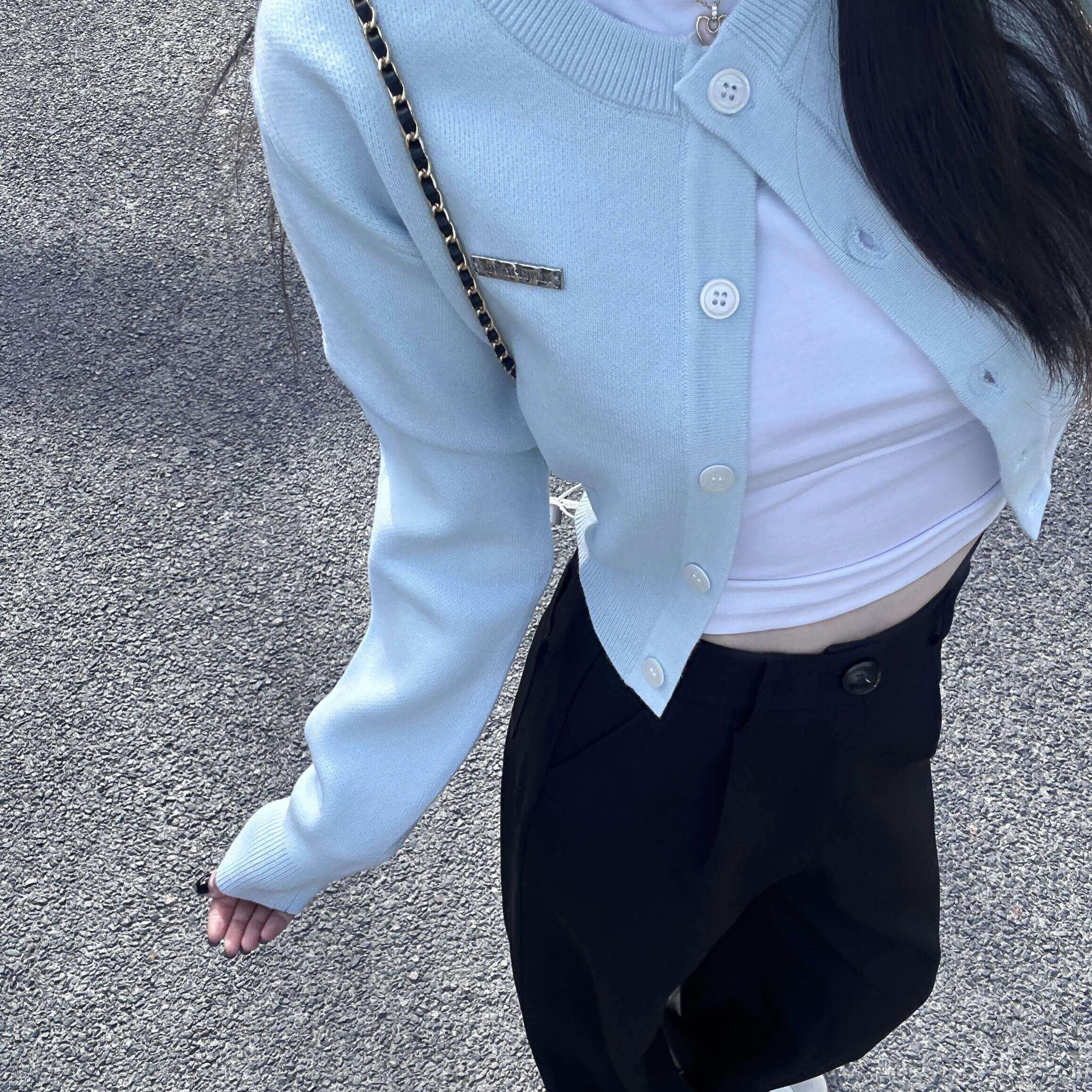 开春韩系穿搭超好看高级感蓝色针织衫女2025新款开衫外套短款上衣