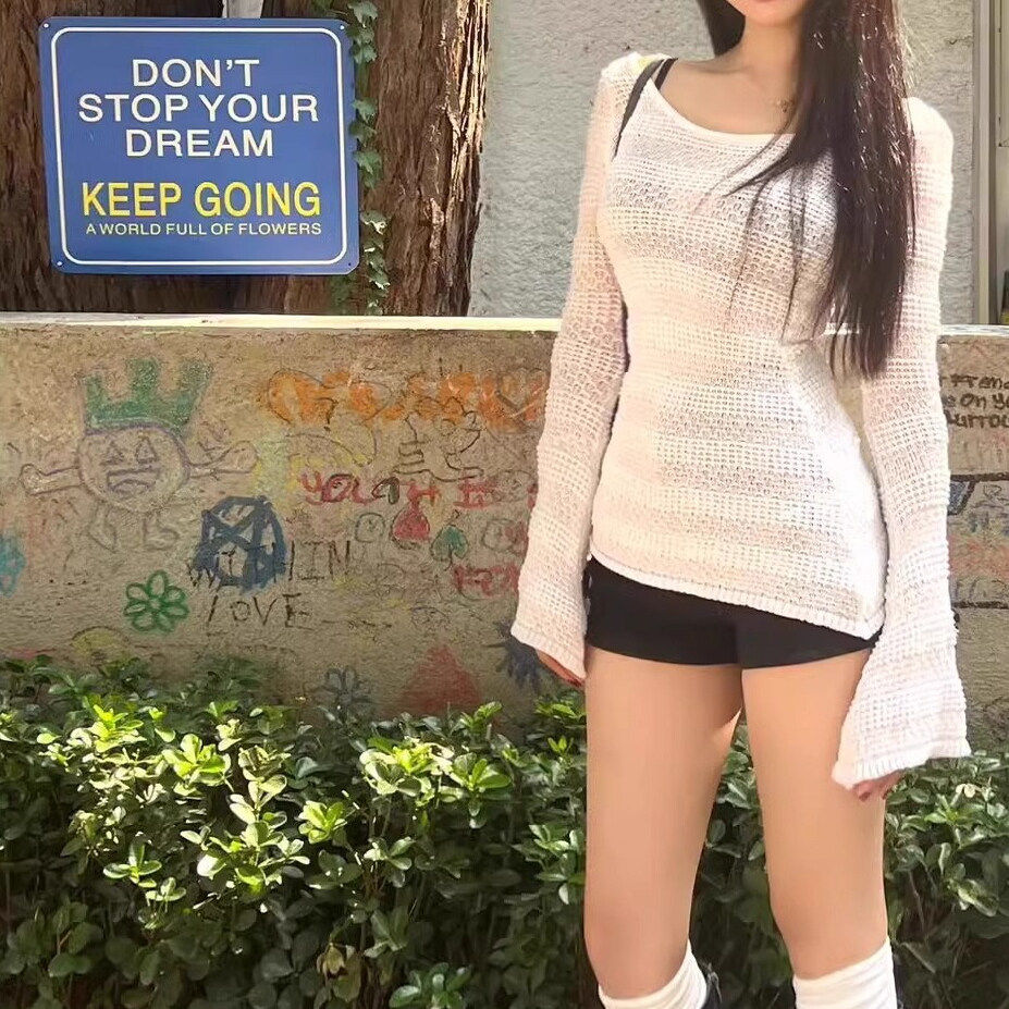 白色镂空防晒外搭罩衫薄款高级感夏季宽松叠穿喇叭袖冰丝针织上衣