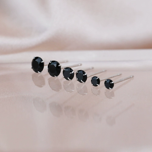 Синтезированный цирконий, маленькие серьги, серебро 925 пробы, простой и элегантный дизайн