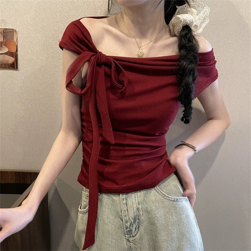 纯欲一字肩～设计感露肩挂脖短袖T恤女夏季新款修身显瘦抹胸上衣
