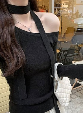 黑色修身飘带针织打底衫女秋季新款设计感露肩内搭毛衣斜肩上衣