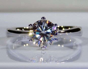 依瑞芙进口莫桑石钻戒指女1-2克拉结婚18K白金定制求婚仿真钻戒