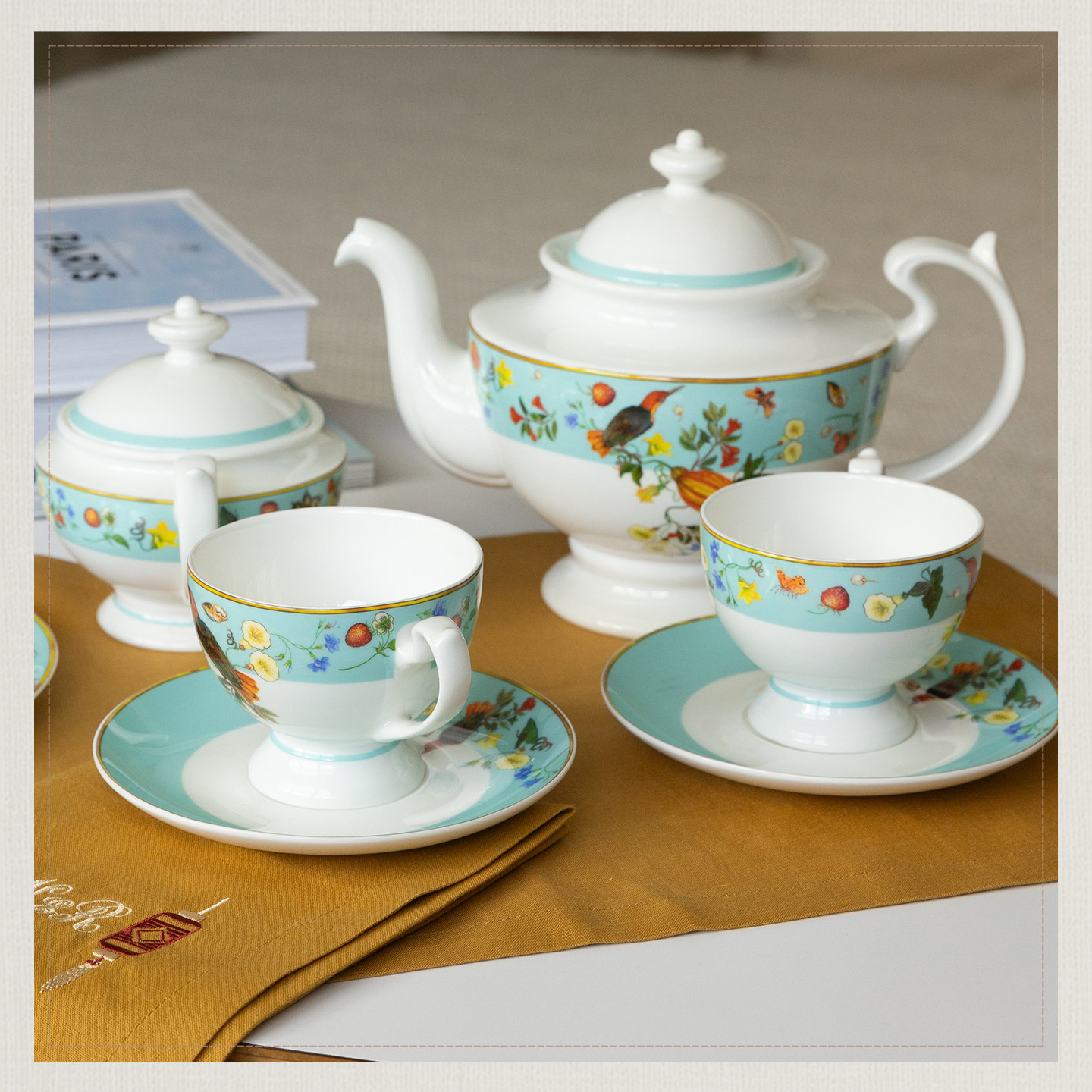 玛戈隆特骨瓷釉上彩咖啡杯碟套装