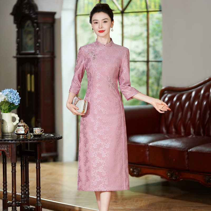 2026秋季高端新妈妈礼服粉色蕾丝新中式旗袍婚庆婚宴喜婆婆连衣裙