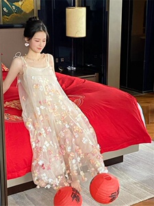吊带晨袍女新娘结婚长裙女夏季新款立体花朵连衣裙小众仙气礼服裙