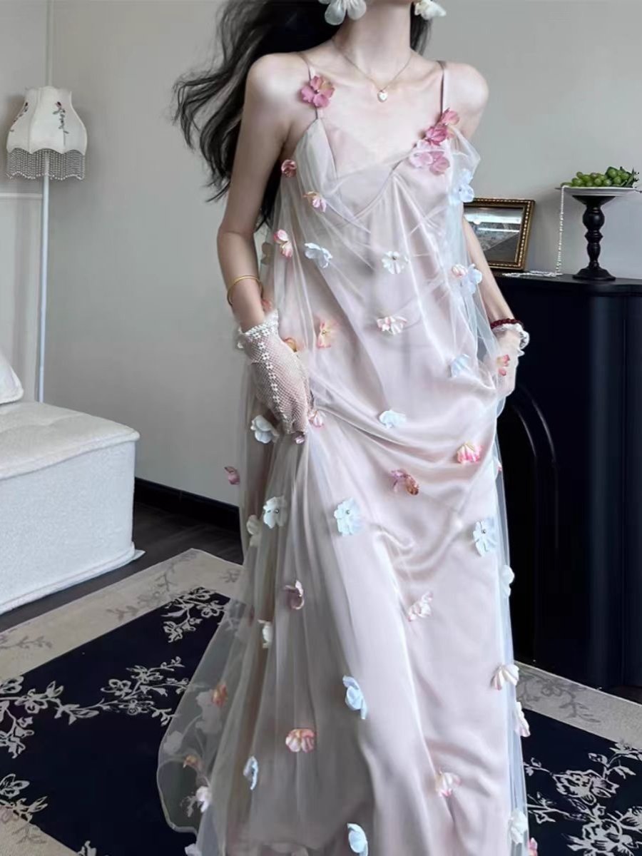 晨袍新娘婚礼花朵吊带连衣裙高级感小众粉色立体拍照礼服长裙仙女