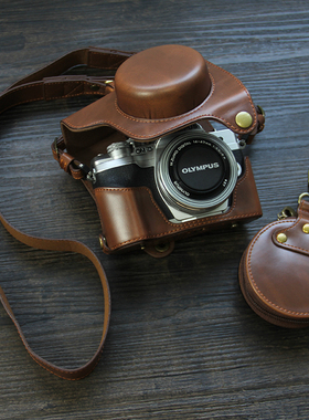 适用于奥林巴斯EM10 m4相机包单肩斜挎em10 mark iv四代真皮底座半套em10III S 三代皮套复古EM10二代保护套