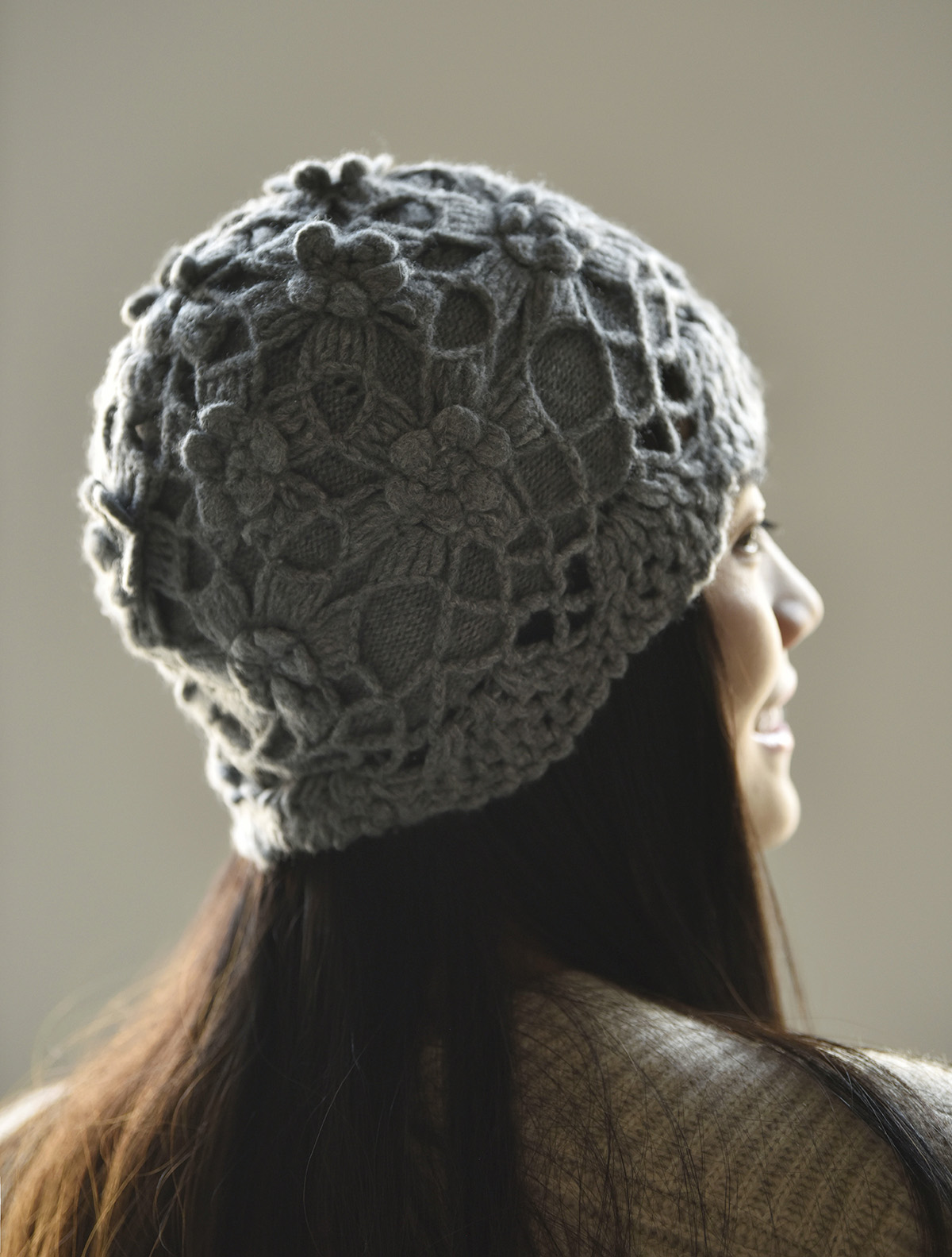 apcshop 23冬新欧小众设计纯手工针织钩花镂空双层女士羊绒帽子