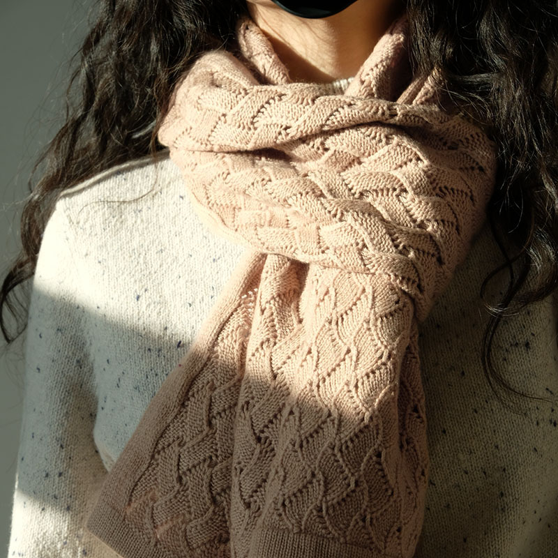 APCSHOP 针织镂空编织羊羔绒围巾冬季男女通用保暖纯色小众设计感