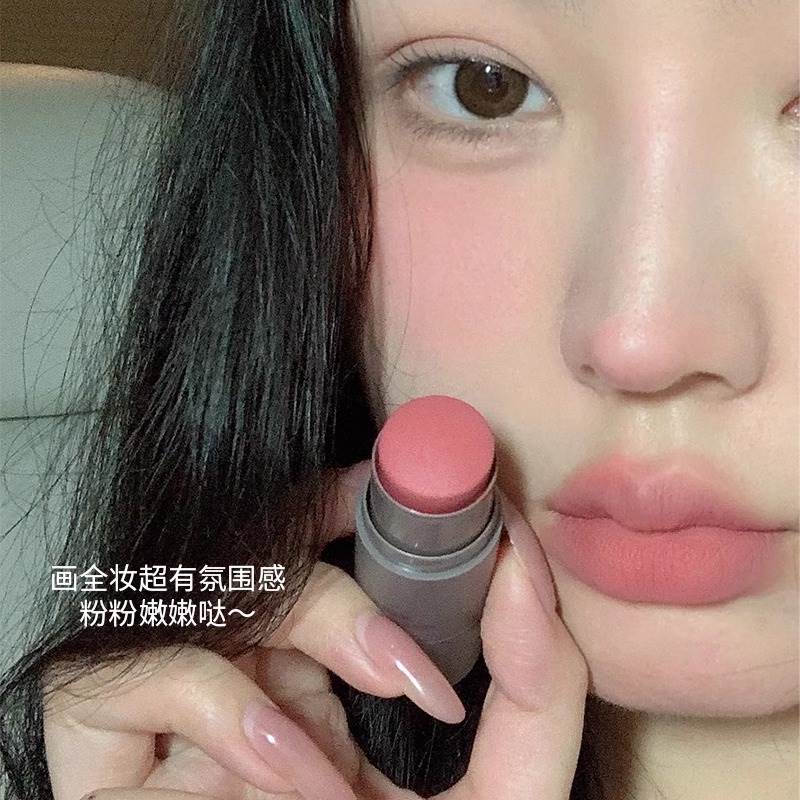皮肤底子里的红润气色双头腮红棒唇颊两用膨胀色眼影修容晒红女