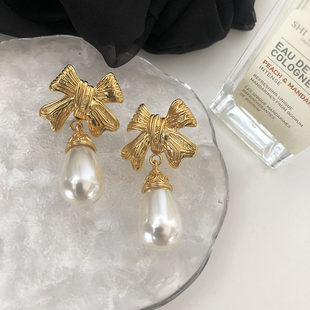 法式复古蝴蝶结珍珠耳钉银针小众设计新气质百搭甜美温柔耳环