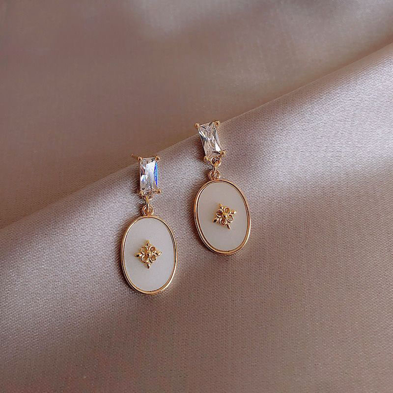 轻奢小众金色椭圆耳钉女白色宝石水钻耳环高级感饰品,饰品/流行首饰/时尚饰品新,耳钉,淘宝优惠券,粉丝福利购,淘宝优惠卷