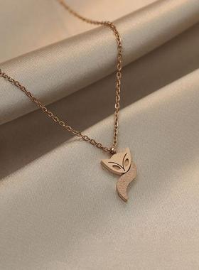 钛钢镀18k玫瑰金色项链女小狐狸彩金项链锁骨链可爱不掉色